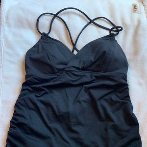 Black strappy Lululemon tank with built in bra.